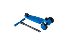 Laden Sie das Bild in den Galerie-Viewer, Hishine 3 Wheel Kick Scooter for Kids and Toddler, Light up Flashing Wheels, Wide Deck