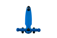 Laden Sie das Bild in den Galerie-Viewer, Hishine 3 Wheel Kick Scooter for Kids and Toddler, Light up Flashing Wheels, Wide Deck