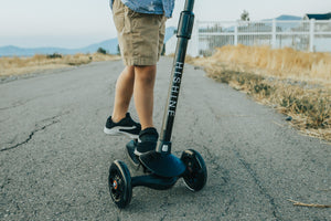 Hishine Kick Scooter for Kids with 3 Light up Wheels and Adjustable Height for 2-7 Years Old Ages Girls Boys Toddlers & Children,Lean to Steer, 3-Wheeled Scooters