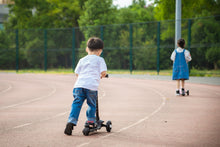 Cargar imagen en el visor de la galería, Kick Scooter for Kids with 3 Big Light Up Wheels, Lean to Steer, Adjustable Height, Wheel Scooter for Boys Girls Toddler

