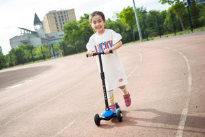 Kick Scooter for Kids with 3 Big Light Up Wheels, Lean to Steer, Adjustable Height, Wheel Scooter for Boys Girls Toddler