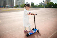 Cargar imagen en el visor de la galería, Kick Scooter for Kids with 3 Big Light Up Wheels, Lean to Steer, Adjustable Height, Wheel Scooter for Boys Girls Toddler
