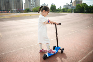 Kick Scooter for Kids with 3 Big Light Up Wheels, Lean to Steer, Adjustable Height, Wheel Scooter for Boys Girls Toddler