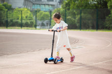 Cargar imagen en el visor de la galería, Kick Scooter for Kids with 3 Big Light Up Wheels, Lean to Steer, Adjustable Height, Wheel Scooter for Boys Girls Toddler
